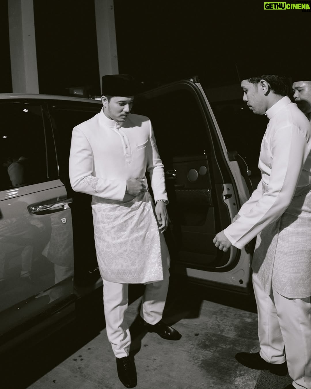 Amira Othman - 309.5K Likes - ✨ Dalam tiap helaian takdir, terukir kisah kita. Setulus takdir menyatu dalam satu akad. Setiap detik adalah puisi cinta yang tidak terucap, namun tersemat pada setiap jiwa yang ikhlas. 🤍💙✨ 

#setulustakdirfattahamira