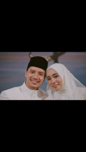Amira Othman Instagram - Alhamdulillah. 14/9 adalah tarikh yang sangat bermakna buat saya. Telah Allah tulis tentang jodoh ajal maut dan semua urusan hidup kita. Pastinya kita semua punya takdir yang berbeza beza. Ujian dan nikmat juga berbeza beza. Betapa Allah Itu Maha Kaya. Tapi apa yang pasti. Tidak ada seorang manusia pun yang tahu akan nasib dan takdir kita, tapi kita harus yakin bahawa Allah itu Maha Mengetahui. Apa sahaja yang Dia tentukan, adalah yang terbaik. Dan akan jadi pada waktu yang paling baik. Terima kasih atas doa yang baik2 utk kami. Moga Allah kabulkan doa itu buat kalian semua š¤š„¹