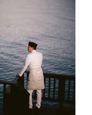 Amira Othman Instagram - Alhamdulillah, segala puji bagi Allah.
Majlis Akad Nikah kami, berjalan dengan sempurna. Terima kasih pada semua yang hadir dan yang menonton. Kami pohon doa dari kalian supaya perkawinan ini di limpahi sakinah, mawaddah, dan warrahmah. š¤²š»š«¶š»āØ
#setulustakdirFattahAmira
Venue : @goldenpalmtree
Bride : @tehfirdaus
Groom : @rizmanruzaini
Butang baju melayu : @habibjewelsofficial
Samping : @jakeltextile