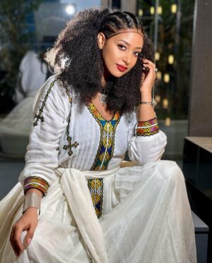 Amleset Muchie Instagram - እንኳን ለጌታችንና ለመድኃኒታችን ለኢየሱስ ክርስቶስ የጥምቀት በዓል አደረሰን!! #timiket #holidayethiopia #mayamedia
.
.
.
.
.
@_tsehayemehari