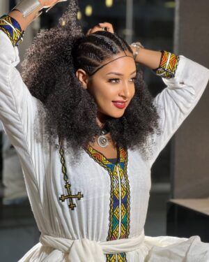Amleset Muchie Instagram - እንኳን ለጌታችንና ለመድኃኒታችን ለኢየሱስ ክርስቶስ የጥምቀት በዓል አደረሰን!! #timiket #holidayethiopia #mayamedia
.
.
.
.
.
@_tsehayemehari