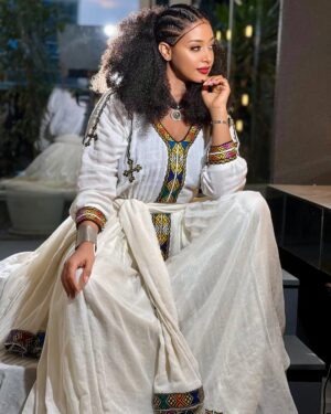 Amleset Muchie Instagram - እንኳን ለጌታችንና ለመድኃኒታችን ለኢየሱስ ክርስቶስ የጥምቀት በዓል አደረሰን!! #timiket #holidayethiopia #mayamedia
.
.
.
.
.
@_tsehayemehari