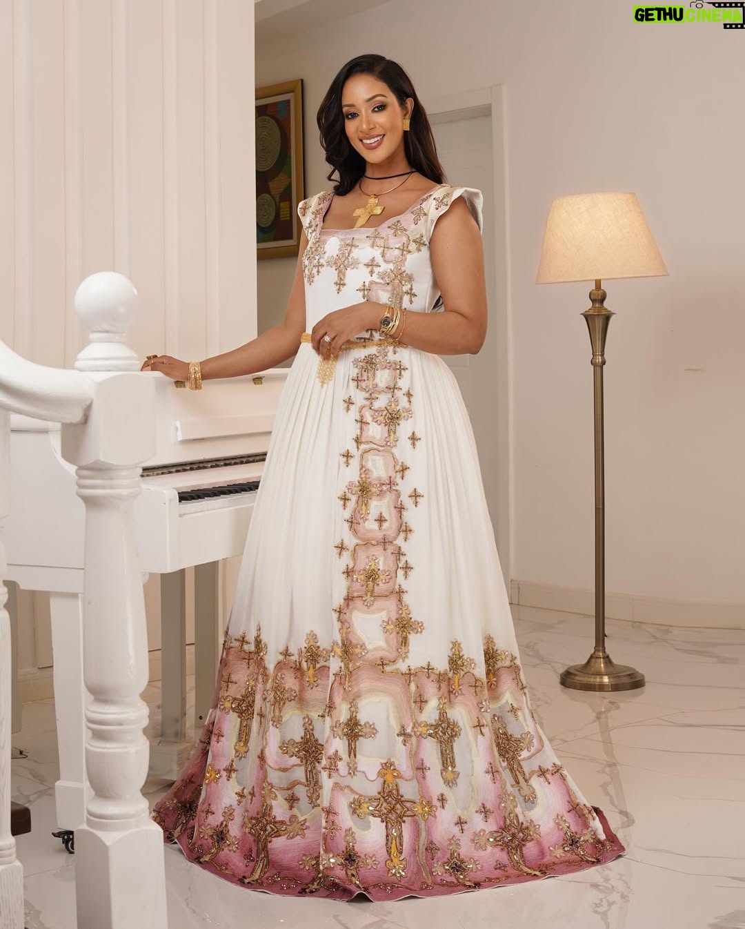 Amleset Muchie - 19.4K Likes - እንኳን ለብርሃነ ትንሣኤው አደረሳችሁ!!

መልካም በዓል!
.
.
.
.
.
.
👗 @nitsuartss 
📸 @fetil_picture 
💄 @touch_by_marzel