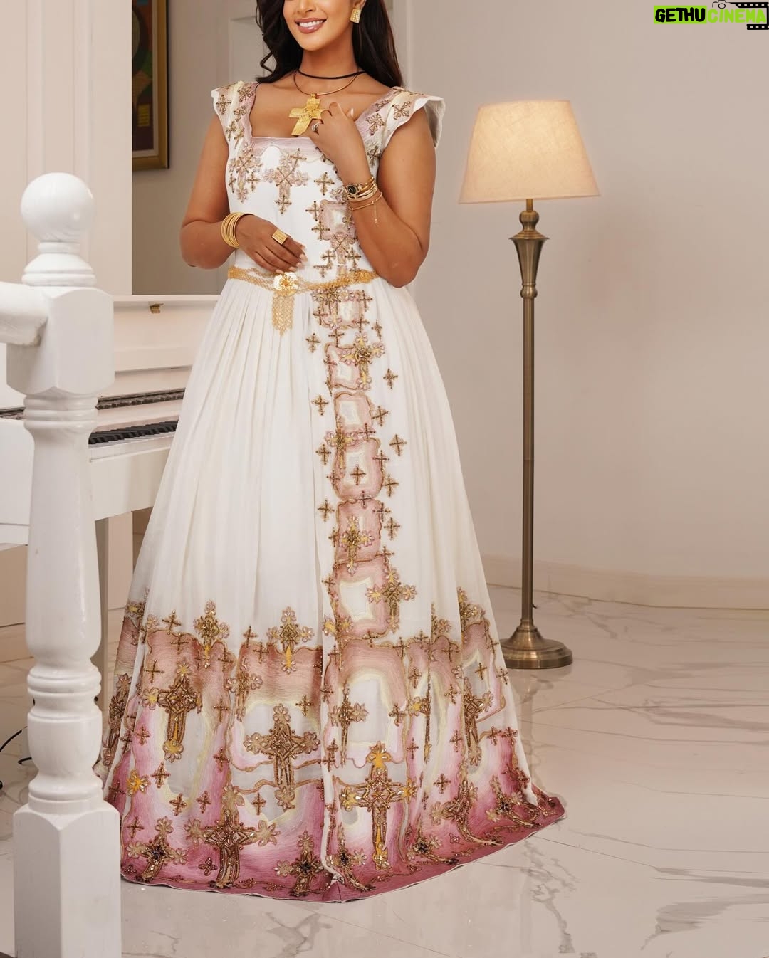 Amleset Muchie - 19.4K Likes - እንኳን ለብርሃነ ትንሣኤው አደረሳችሁ!!

መልካም በዓል!
.
.
.
.
.
.
👗 @nitsuartss 
📸 @fetil_picture 
💄 @touch_by_marzel