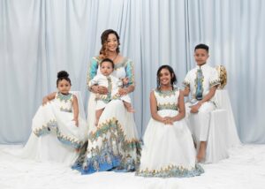 Amleset Muchie Instagram - #sunday @nitsuartss @oldtown_photography beautiful work of art🤩
.
.
.
.
.
.
#dress #habeshakemislover #ethiopiantraditionaldress #ethiopians #motherhood