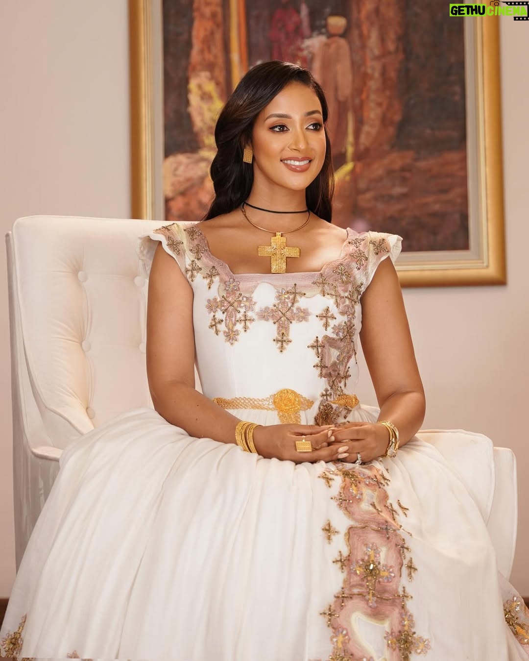 Amleset Muchie - 19.4K Likes - እንኳን ለብርሃነ ትንሣኤው አደረሳችሁ!!

መልካም በዓል!
.
.
.
.
.
.
👗 @nitsuartss 
📸 @fetil_picture 
💄 @touch_by_marzel