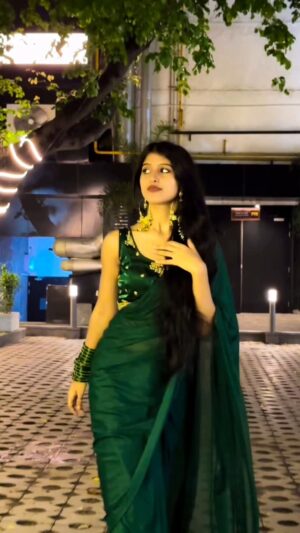 Ammye Singh Instagram - Aukaat k bahar hain!😬🔥💚#reels #song #ammye1921 #viral #explore #trending #