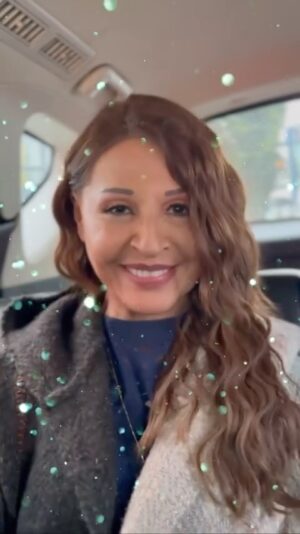 Amparo Grisales Instagram - “COSIACA” LA SERIE….!!👏👏👏👏💕💕💕
GRAN ESTRENO ESTE DOMINGO 25 de MAYO… 7:30 PM….
SOLO POR TELEANTIOQUIA
@teleantioquia @gobantioquia
@guarin.oscar
@teleantioquia
@jhonatoro
@patgrisales (ya la debes tener)
@robinsondiazu
@mariacebotero
@marcelamar07
@luchoarangoactor
@sergiogarcia2020 director foto
#cesarbetancurpucheros
#petodirector