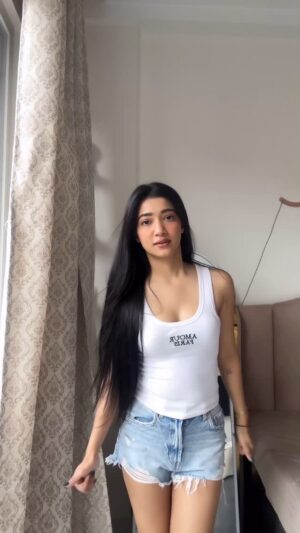 Amrita Khanal Instagram - GRWM🤍✨
#amritakhanal #amritafam #instagram #foryou #explore #reels #reelinstagram #loveyouall #grwm