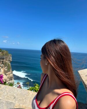 Amrita Khanal Instagram - 🌊🐬
#amritakhanal #amritafam #instagram #explore #bali #uluwatu