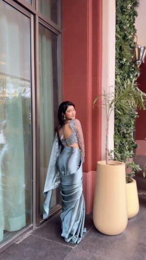 Amrita Khanal Instagram - GRWM FOR COLLEGE FAREWELL 🥹✨
So many of you asked for the link, but this saree is fully customised from scratch
#amritakhanal #amritafam #foryou #feelitreelit #grwm #farewell #explore #instagram #reels #instagramreels #loveyouall