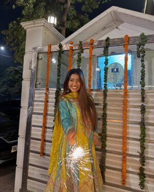 Amrita Khanal Instagram - Happy Diwali 🪔✨
May this festival be a new beginning for happiness, success, and peace in your life.
#amritakhanal #amritafam #instagram #explore #foryou