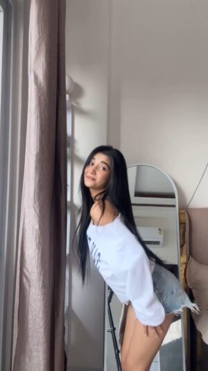 Amrita Khanal Instagram - Simple hai 😂
#amritakhanal #amritafam #foryou #feelitreelit #reels #instagram #reelinstagram #loveyouall