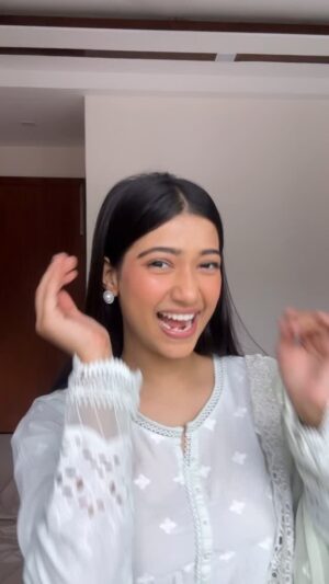 Amrita Khanal Instagram - Thumka Thumka jani aa mahiye de nal🤍✨
#amritakhanal #instagram #foryou #explore #reels #feelitreelit #explorepage #foryoupage #reelinstagram #transition #loveyouall