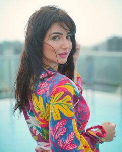 Actress Amy HD Photos and Wallpapers July 2025