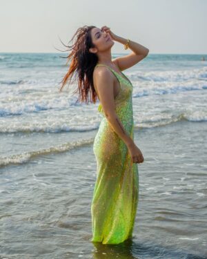 Amy Instagram - The ocean reminds me that power isn’t just in force…it’s in patience, in rhythm, in the quiet pull before the next wave.

Wearing @himmelskater, proceeds go towards the dogs they rescue at @dog_temple_goa. 

💚