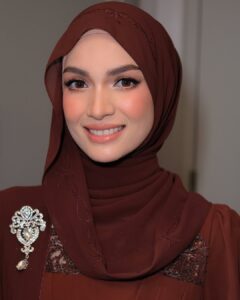 Actress Amyra Rosli HD Photos and Wallpapers March 2025