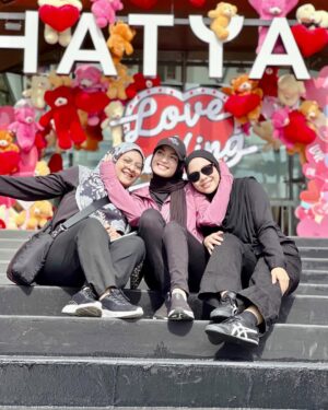 Amyra Rosli Instagram - #BismillahiMasyaAllah
Ehh x boleh jadi ni..confirm akan repeat Hatyai lg. Semua foods sedaaaaap 🤤
Thank you sayang @amarbaharin for an absolutely incredible vacation🤍🤍