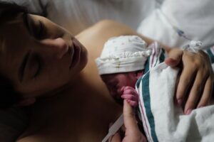 Ana Brenda Contreras Instagram - And I swear ill remember to say we were both born today 💞
5/13/2025
Agradecida … Que viaje esta siendo, Bienvenida al mundo mi niña , Aria te amamos ✨
A💫
Beyond grateful @almonte_md
& staff 🙏🏼