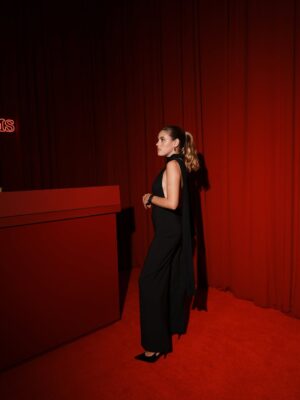 Ana Tena Instagram - ♥️✨🤌🏻 @valentino.beauty
#AnatomyOfDreamsPerfumes