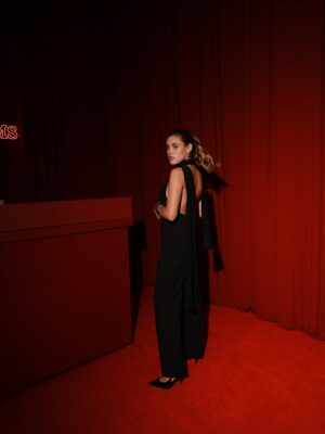 Ana Tena Instagram - ♥️✨🤌🏻 @valentino.beauty
#AnatomyOfDreamsPerfumes