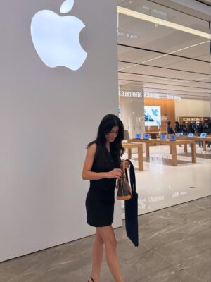 Anahita Karanjia Instagram - my favouriteee tech brand is opening its 4th store in India tomorrow!!! Koregaon park, say hello 🥰 @apple
📍KOPA, Koregaon park