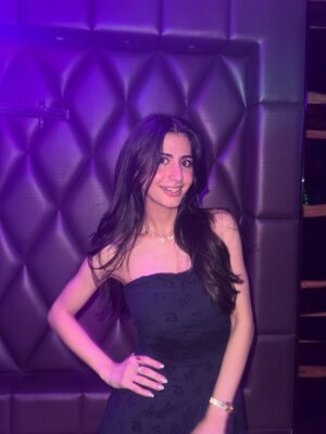 Anahita Karanjia Instagram - twenty-something 🤭