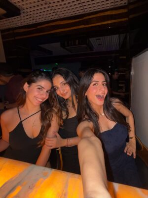 Anahita Karanjia Instagram - twenty-something 🤭