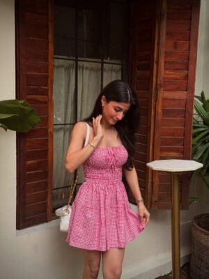 Anahita Karanjia Instagram - when the cab’s 12 mins away
prettiest dress from @shubhshreestudios