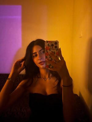Anahita Karanjia Instagram - twenty-something 🤭