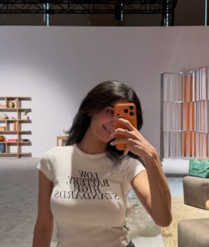 Anahita Karanjia Instagram - #collab orange is certainly the new black @apple
the iPhone 17 series will begin sale in India from tomorrow 🥳 and yeah it’s worth the hype