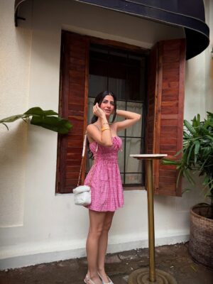 Anahita Karanjia Instagram - when the cab’s 12 mins away
prettiest dress from @shubhshreestudios
