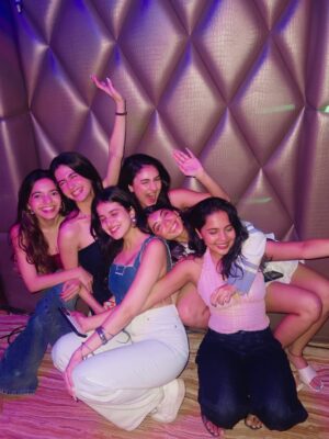 Anahita Karanjia Instagram - twenty-something 🤭