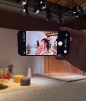 Anahita Karanjia Instagram - #collab orange is certainly the new black @apple
the iPhone 17 series will begin sale in India from tomorrow 🥳 and yeah it’s worth the hype