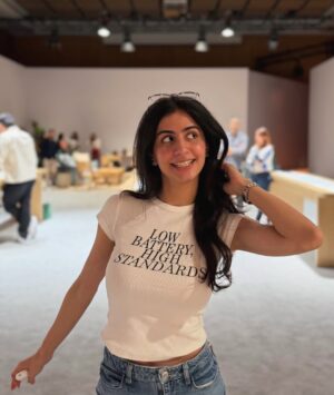 Anahita Karanjia Instagram - #collab orange is certainly the new black @apple
the iPhone 17 series will begin sale in India from tomorrow 🥳 and yeah it’s worth the hype