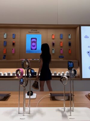 Anahita Karanjia Instagram - my favouriteee tech brand is opening its 4th store in India tomorrow!!! Koregaon park, say hello 🥰 @apple
📍KOPA, Koregaon park