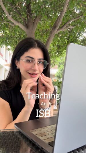 Anahita Karanjia Instagram - Not many full circle moments feel like this ❤️
Grateful to be back at ISB, on the other side of the class room - as a guest lecturer!! for a CORE course??
Yeah… she did that ✨