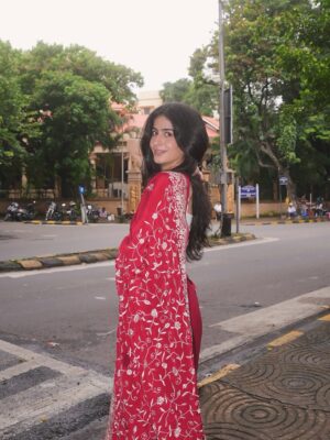 Anahita Karanjia Instagram - gallivanting through the colony in my mum’s gara on Navroze morning - this was my fav shoot ever. Happy Parsi New Year ❤️
📷: @anmoltawde