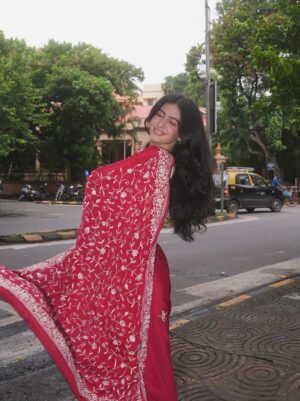 Anahita Karanjia Instagram - gallivanting through the colony in my mum’s gara on Navroze morning - this was my fav shoot ever. Happy Parsi New Year ❤️
📷: @anmoltawde