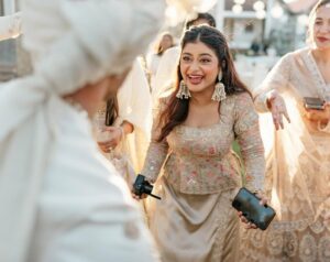 Anam Darbar Instagram - Congratulations To My Closest Friends On Their Biggest Day❗️
I’m so happy to have been a part of not only your big day but your whole relationship haha, it’s been adorable ♥️
I wish you two the best of everything 👰🏻♀️🤵🏻♂️✨
May Allah bless you and always keep you glowing and growing 🥹♥️✨ lots of love 🥰
@anirudhh_sharma akhir mein le hi gaya 😏
wearing : @azmaafashion ✨
#mrunirudh #wedding