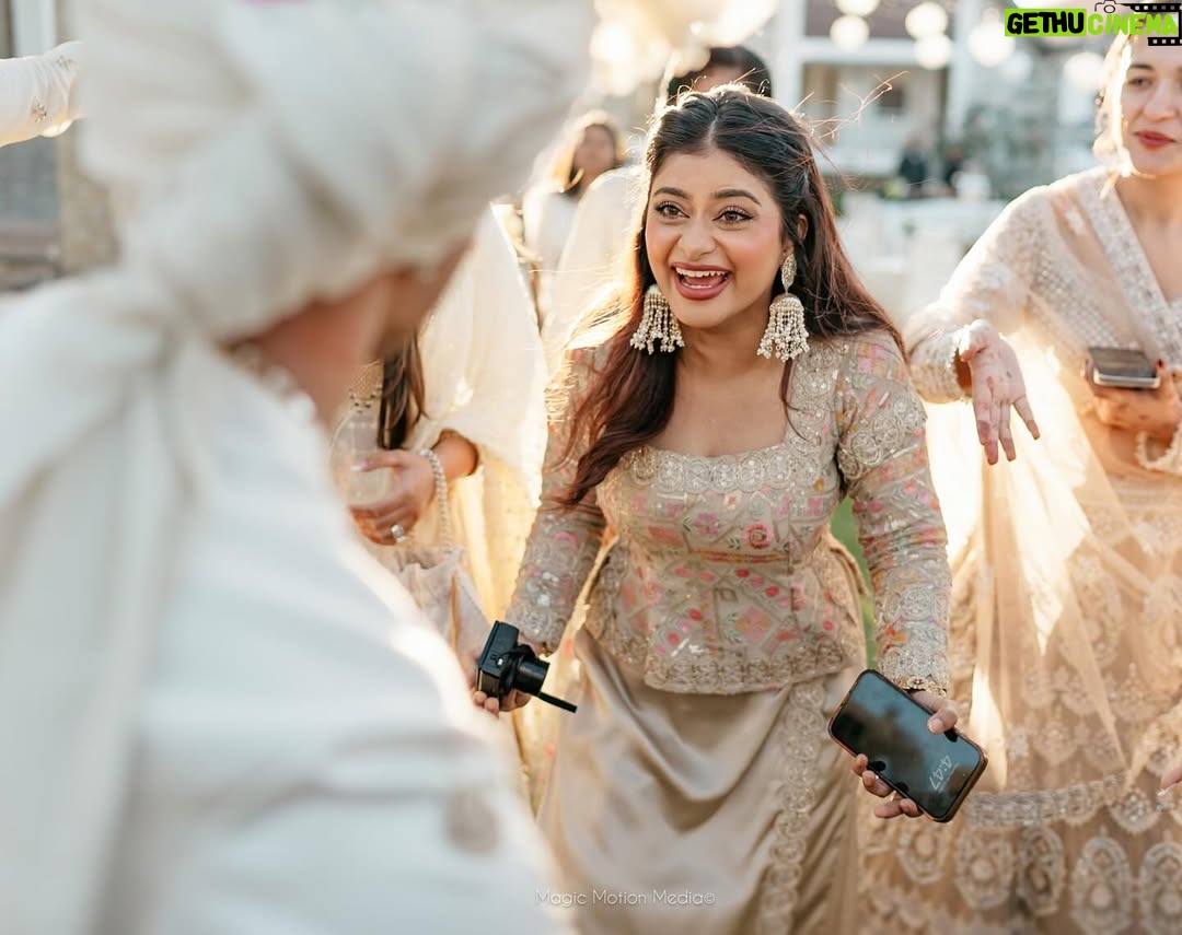 Anam Darbar - 603.5K Likes - Congratulations To My Closest Friends On Their Biggest Day❗️
I’m so happy to have been a part of not only your big day but your whole relationship haha, it’s been adorable ♥️
I wish you two the best of everything 👰🏻‍♀️🤵🏻‍♂️✨
May Allah bless you and always keep you glowing and growing 🥹♥️✨ lots of love 🥰 

@anirudhh_sharma akhir mein le hi gaya 😏

wearing : @azmaafashion ✨ 

#mrunirudh #wedding