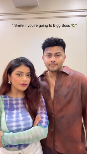 Anam Darbar Instagram - IM SCREAAAAAMINGGGG ‼️
Allahhumma Baarik Lahu ✨
Mera bhai Bigg Boss ke ghar jaa raha hai 🔥
Usne iss stage tak pahunchne ke liye kitni mehnat ki hai, sirf hum jaante hain… aur ab time aa gaya hai ki poora India uski journey dekhe 🙌
Main khud bohot excited hoon aur aapse bas itna kehna hai apna pyaar aur support uske saath zaroor dikhana, kyunki har vote, har dua uske liye bohot matter karega 🫶
Chalo saath milke uski mehnat aur sapne ko reality mein badalte hain 💯✨
#AwezDarbar #BiggBoss19