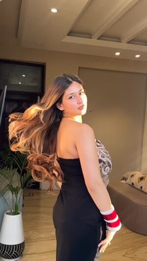 Ananya Thappa Mahajan Instagram - 🖤