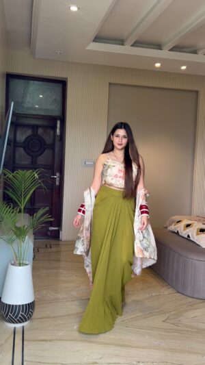 Ananya Thappa Mahajan Instagram - Comment “Link” 🕊️