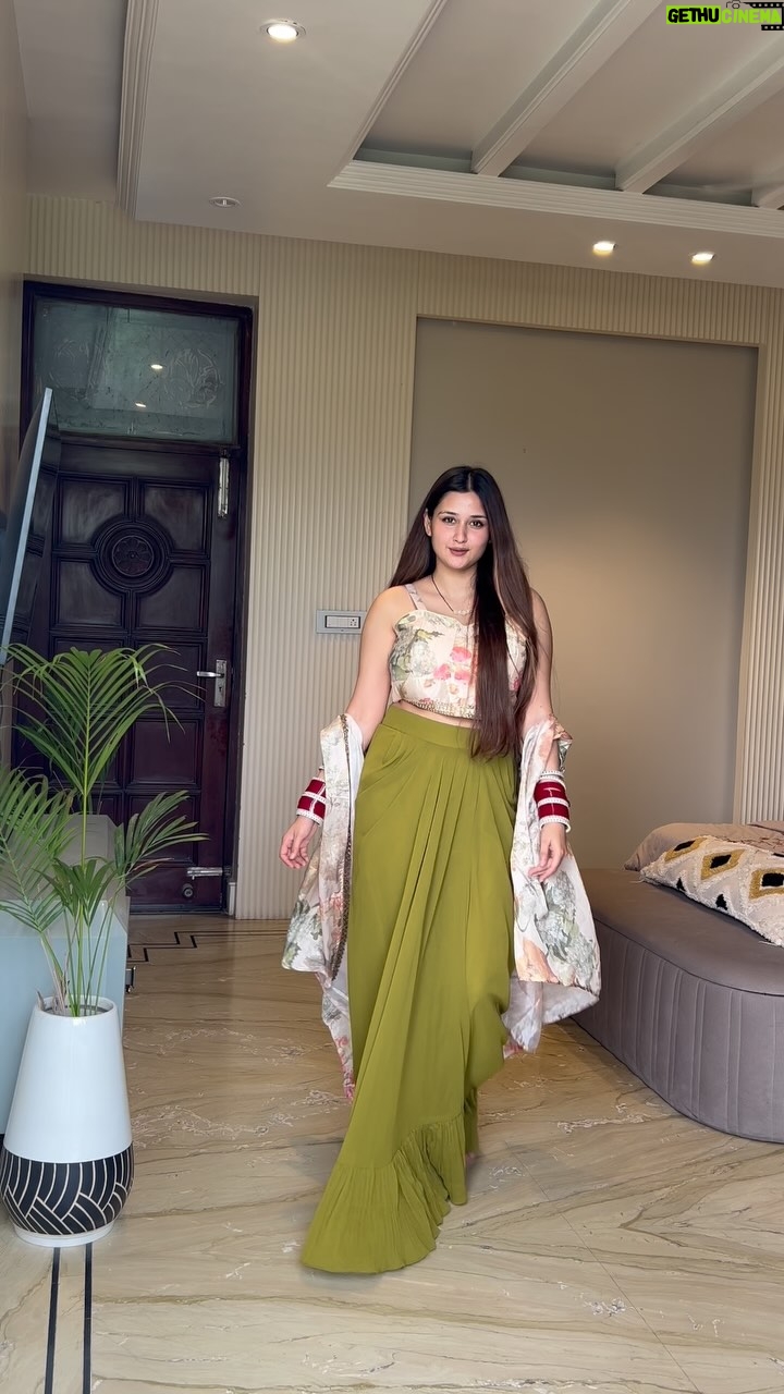 Ananya Thappa Mahajan - 58.3K Likes - Comment “Link” 🕊️