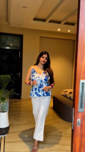 Ananya Thappa Mahajan Instagram - Comment “link” 🦋