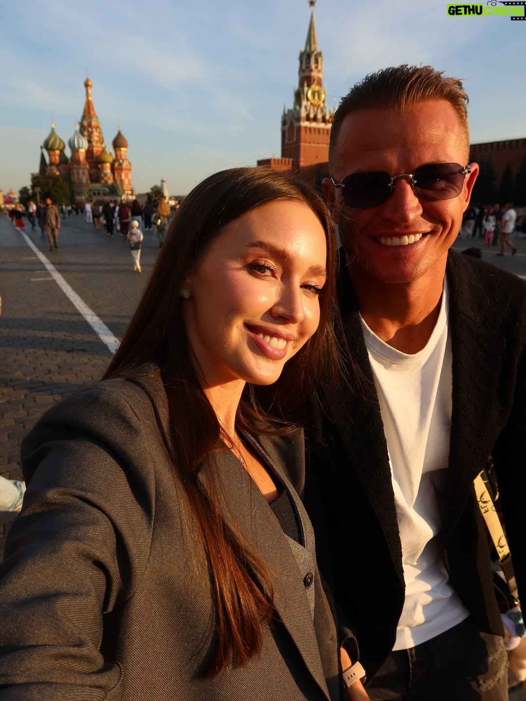 Anastasia Kostenko - 14.8K Likes - Однажды на Красной площади 🫶🏻✨ #москва #краснаяплощадь #family #love