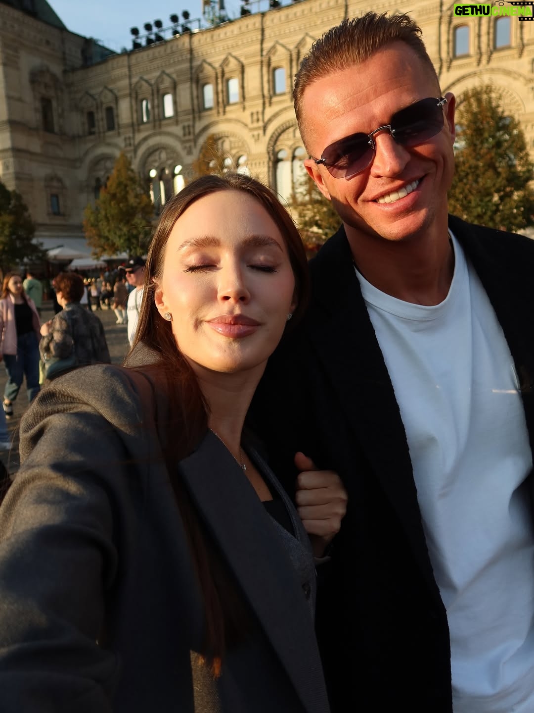 Anastasia Kostenko - 14.8K Likes - Однажды на Красной площади 🫶🏻✨ #москва #краснаяплощадь #family #love