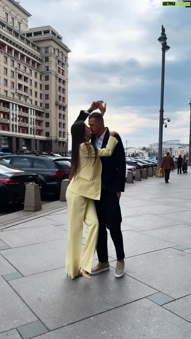Anastasia Kostenko - 18K Likes - Хорэнаосу💛 @tarasov23 

P.S. побежала я печь куличи💛
Костюмчик, кстати, @lnfashion ✨💛