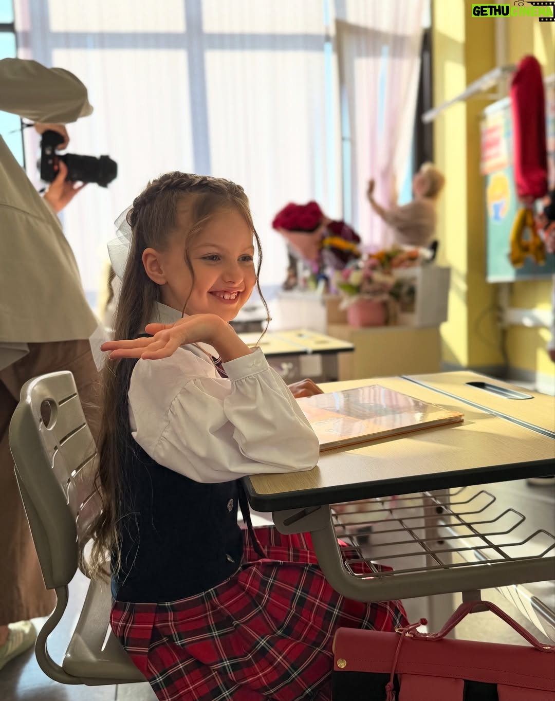 Anastasia Kostenko - 47.8K Likes - В новый путь всей семьей, получается🥹🫶🏻❤️
 Потому что в нашей семье так: один за всех и все за одного 🫶🏻🩵🩵🩵🩷🩷🩷